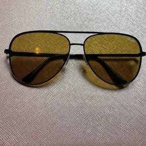 QUAY X DESI SAHARA SUNGLASSES